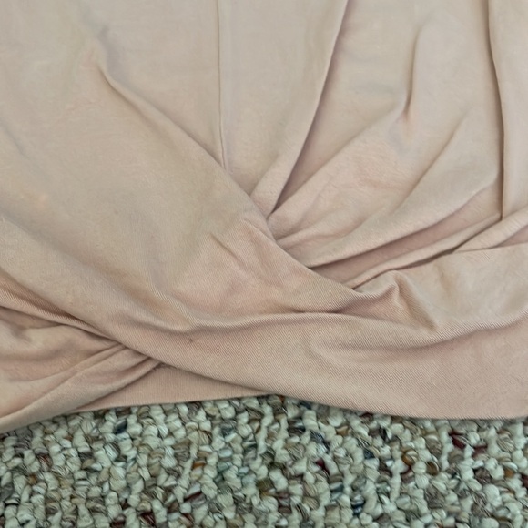 Charlotte Russe Salmon Colored Top with Twist Front. Size Small - Picture 2 of 5